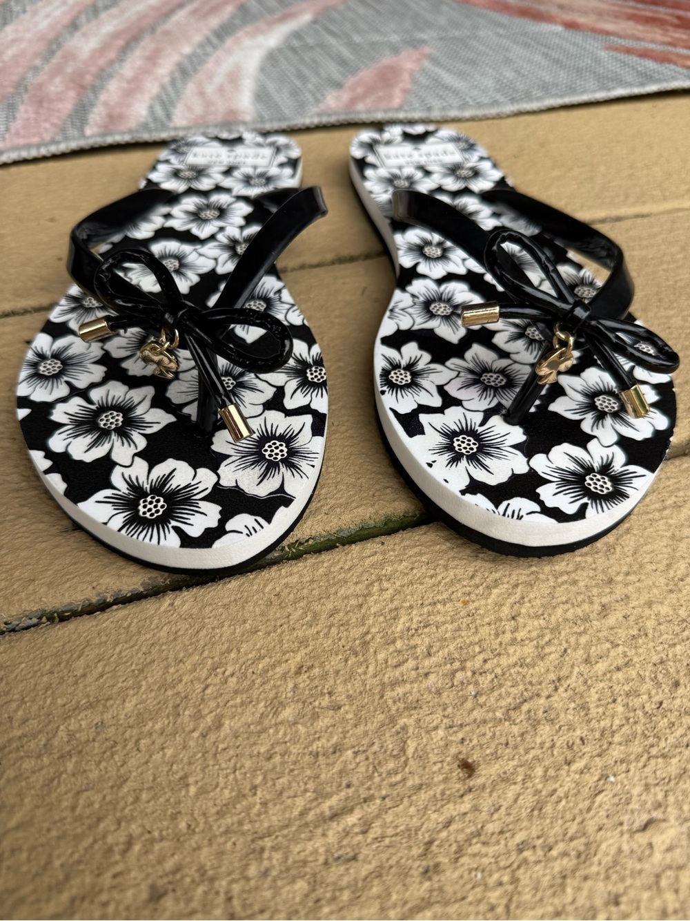 kate spade Black & White Floral Thong Sandals - Picture 2 of 4
